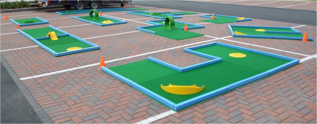 9 hole layout for portable crazy golf