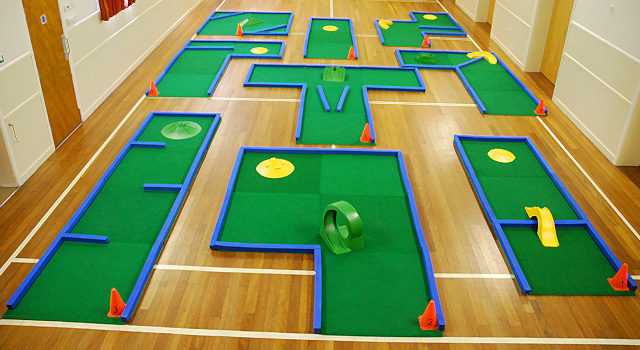 Minigolf courses, minigolf course, minigolf set, minigolf kits, putters, golf balls, 